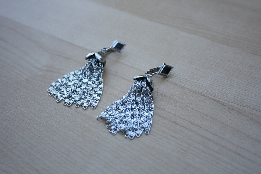 Silver Tone Tassel Earrings -  Sarah Coventry - Unique Chain Clip on Earrings - Kerry