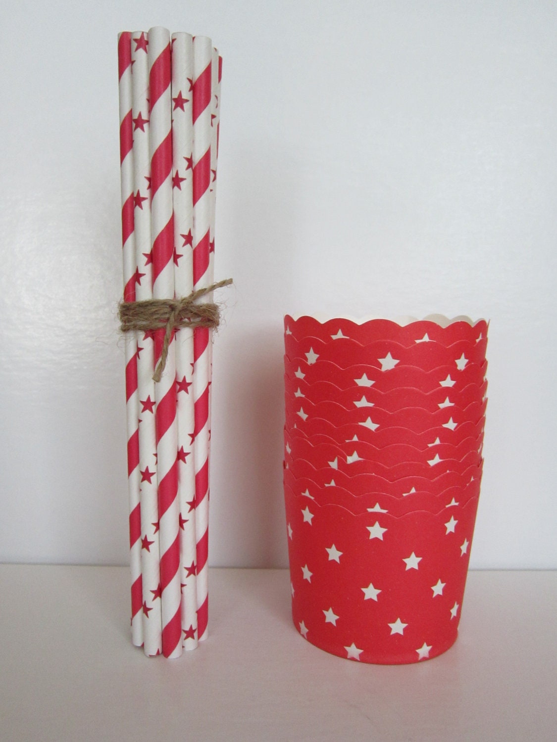 Red and White Star Baking Favor Cup & Straw Combo Il_170x135