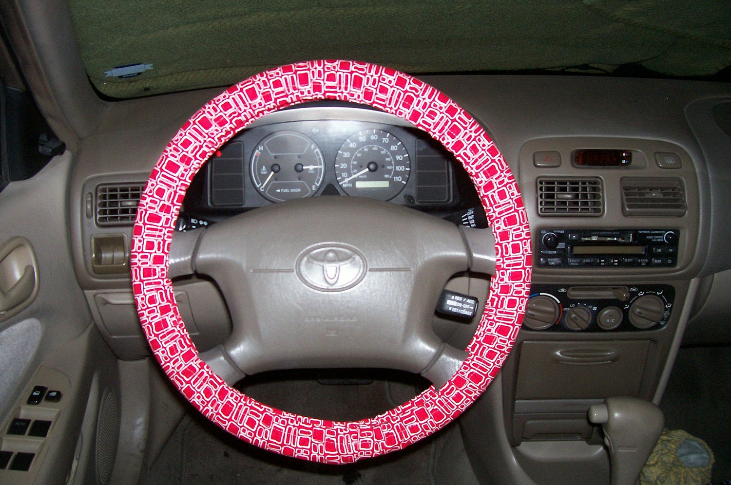 Red/White Geometric Steering Wheel Cover