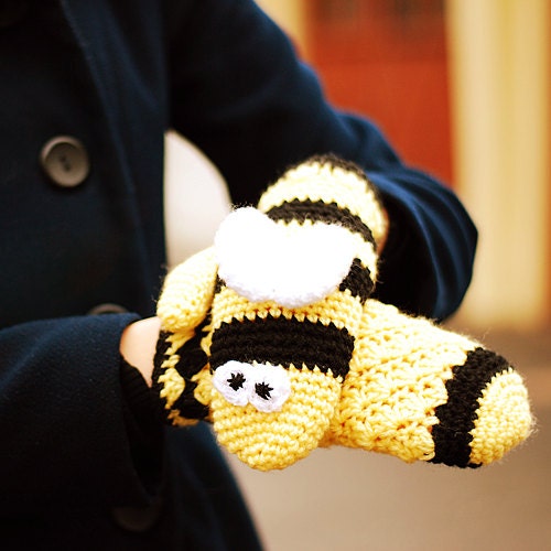 HONEY BEE MITTENS - Gloves Gift Wool Crochet Cold Days Woman Girl Teens Cozy Fall Winter