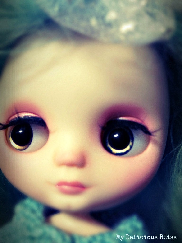 OOAK Middie Blythe Hand Painted Eyechips, Indigold