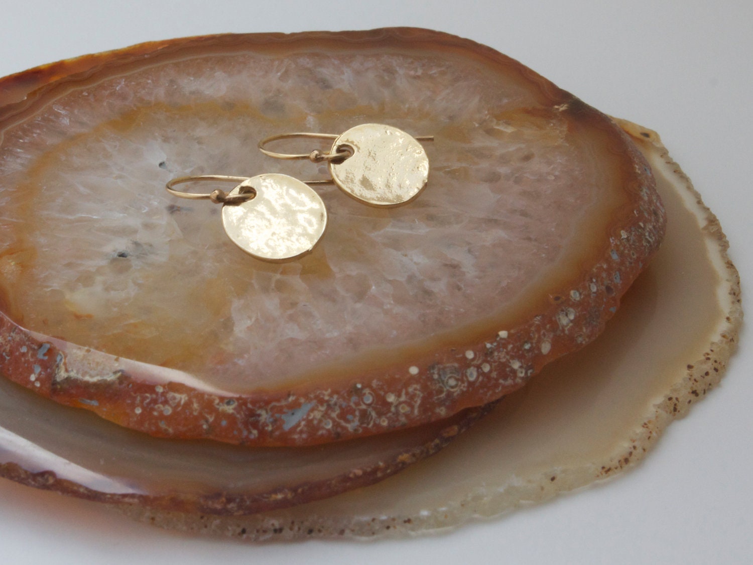 Gold Hammered Disc Dangle Drop Earrings Simply Modern Everyday Jewelry 14K