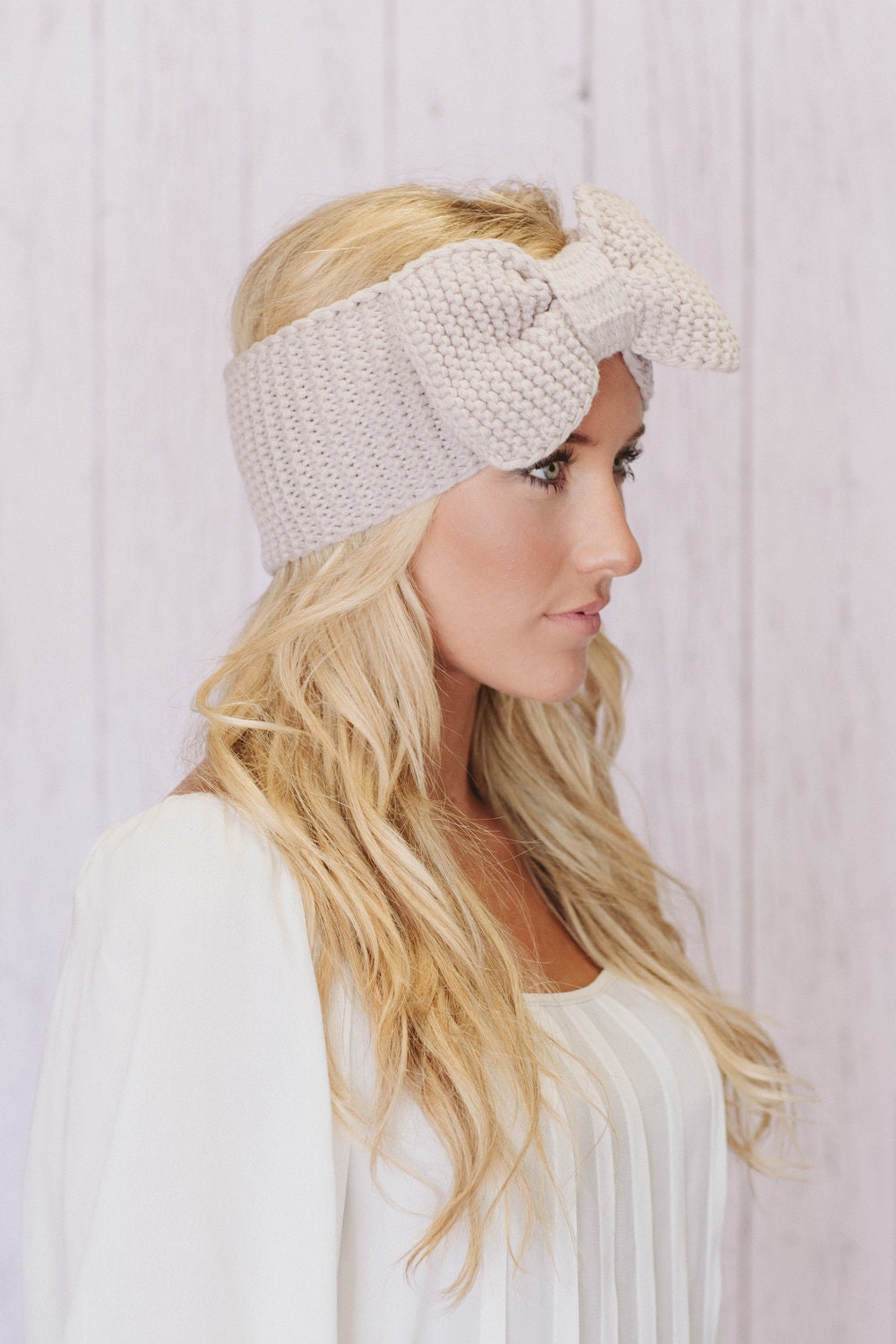 Knitted Bow Headband LARGE Bow Ear Warmer in Vanilla Latte Taupe Knitted Earwarmer in Light Tan Women's Fashion Hair Accessory Headband