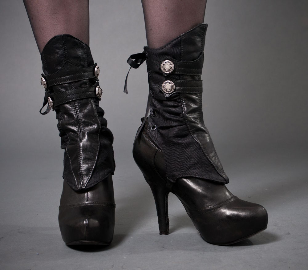 Spats - Black leather and herringbone with buttons- Nyx-