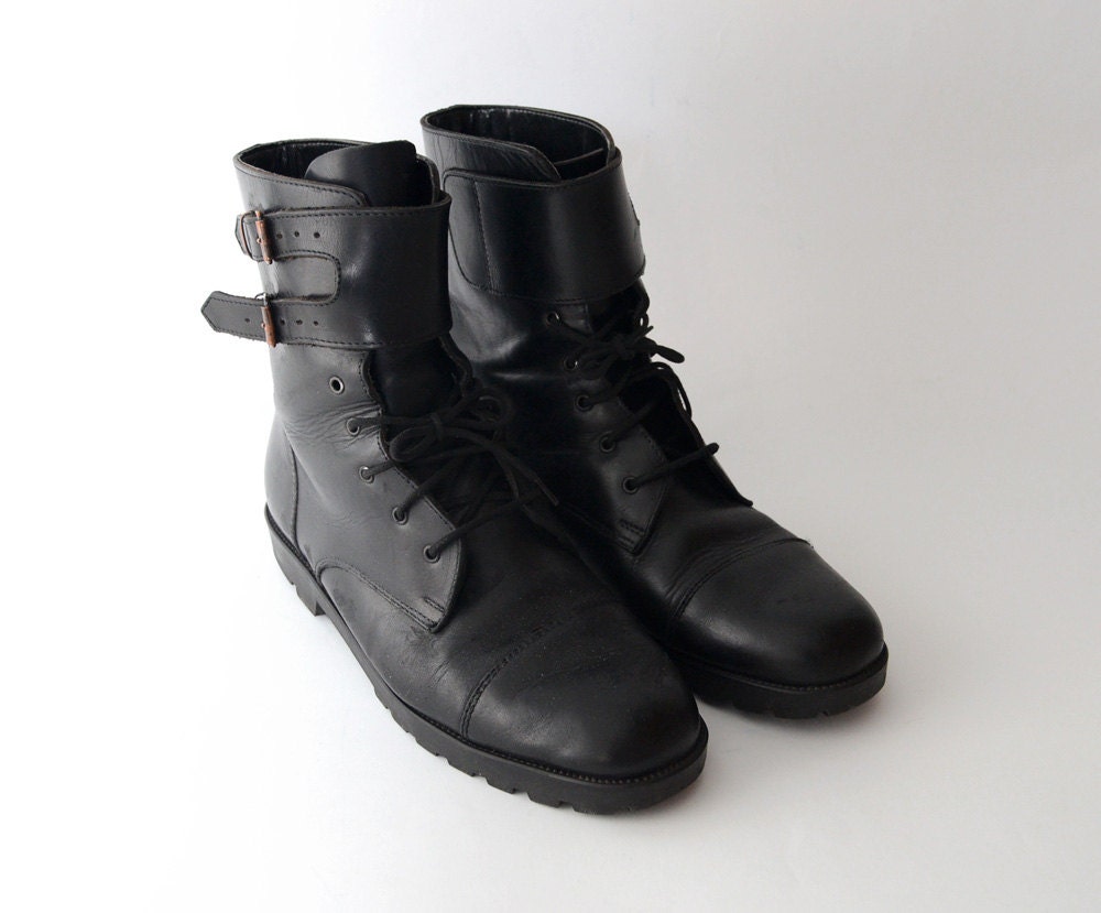 Vintage black leather army boots // military boots // grunge boots