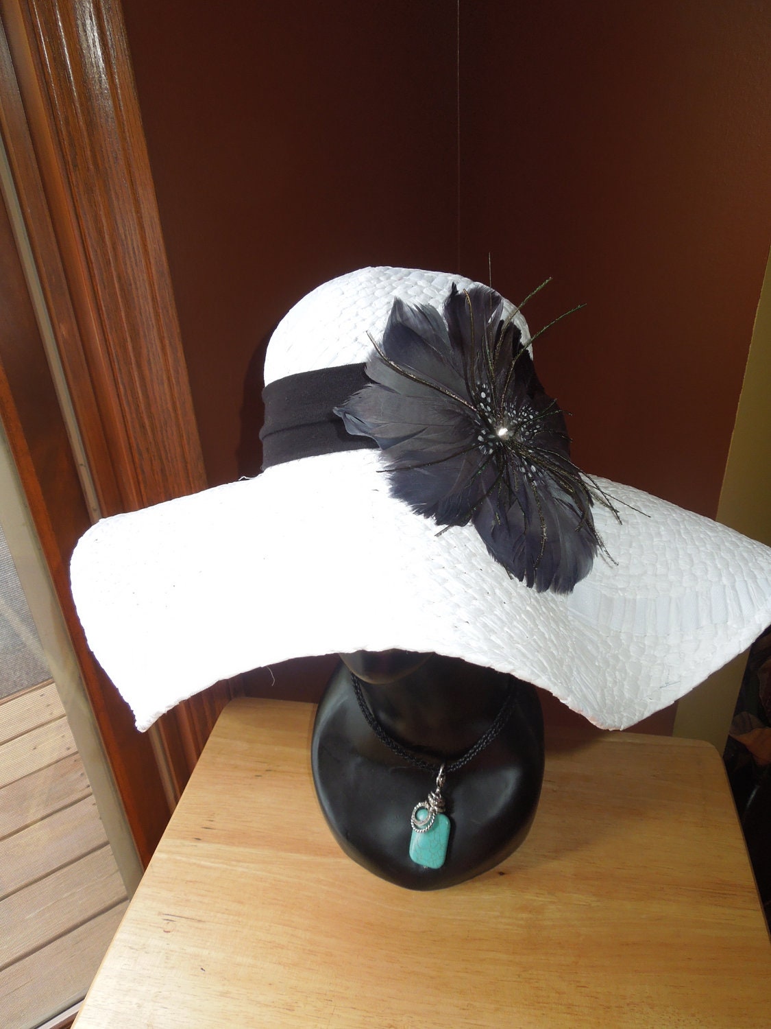 Floppy Sun Hat w/ Flower Appliqué - Women