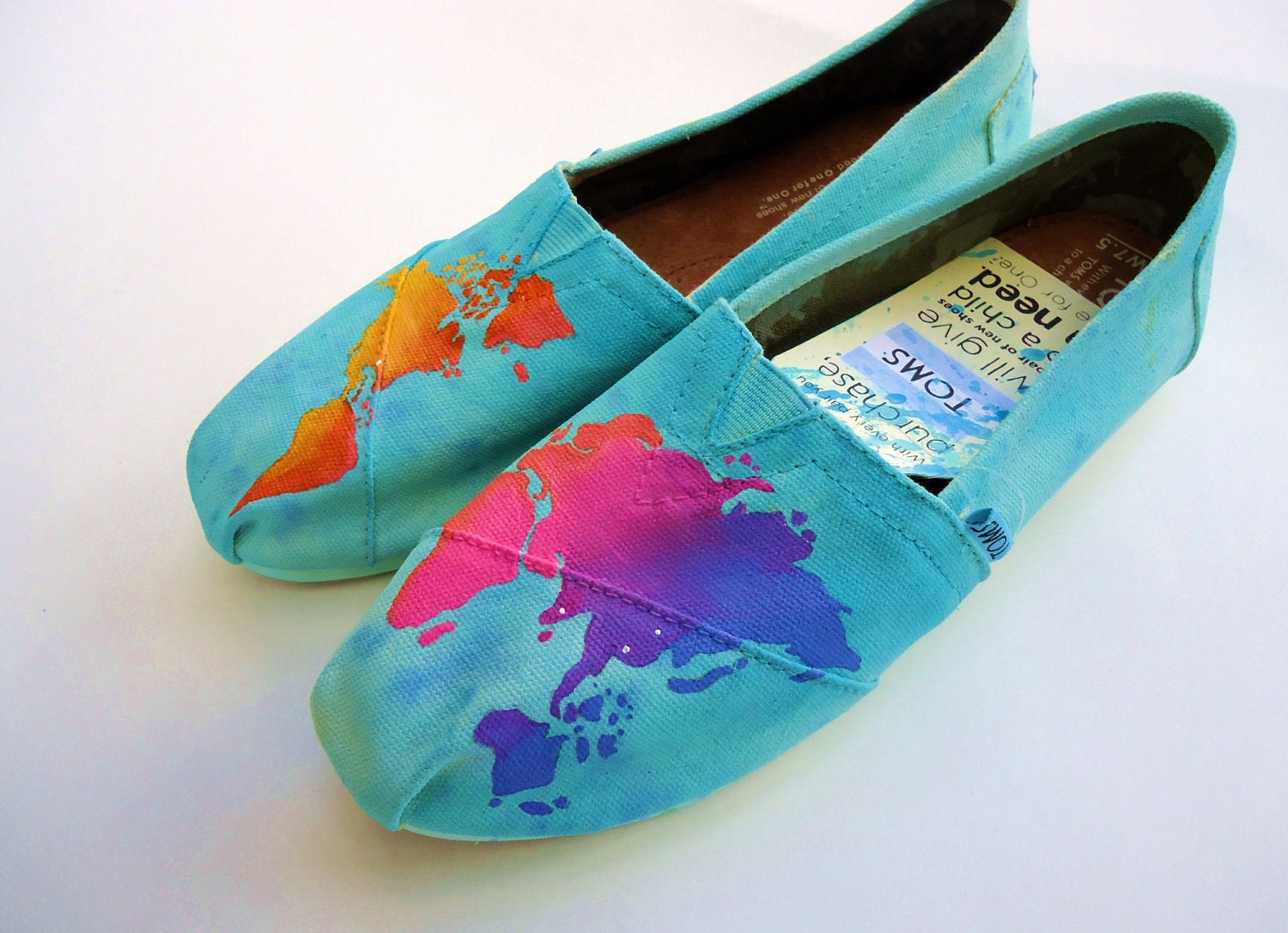 World at your feet TOMS