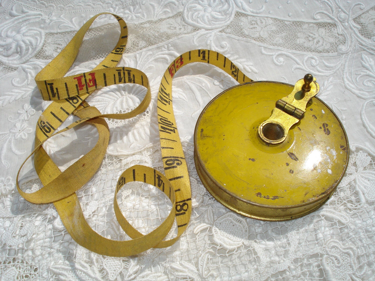 Vintage Favorite 50 Foot Cloth Tape Measure