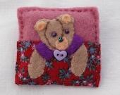 Teddy bear brooch - felt - hand sewn applique