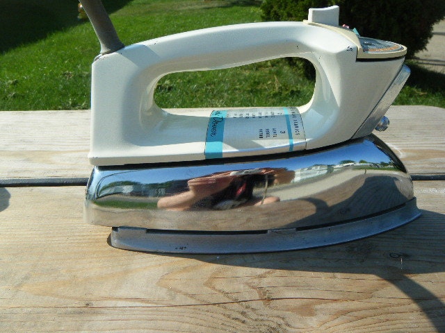 Vintage Lady Dover Electric Steam Iron