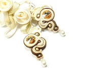 Hand Embroidered Soutache Earrings. Soutache Earrings with Swarovski Crystal. Beige, Creamy, Oriental Earrings. Soutache Jewelry. Weddings.