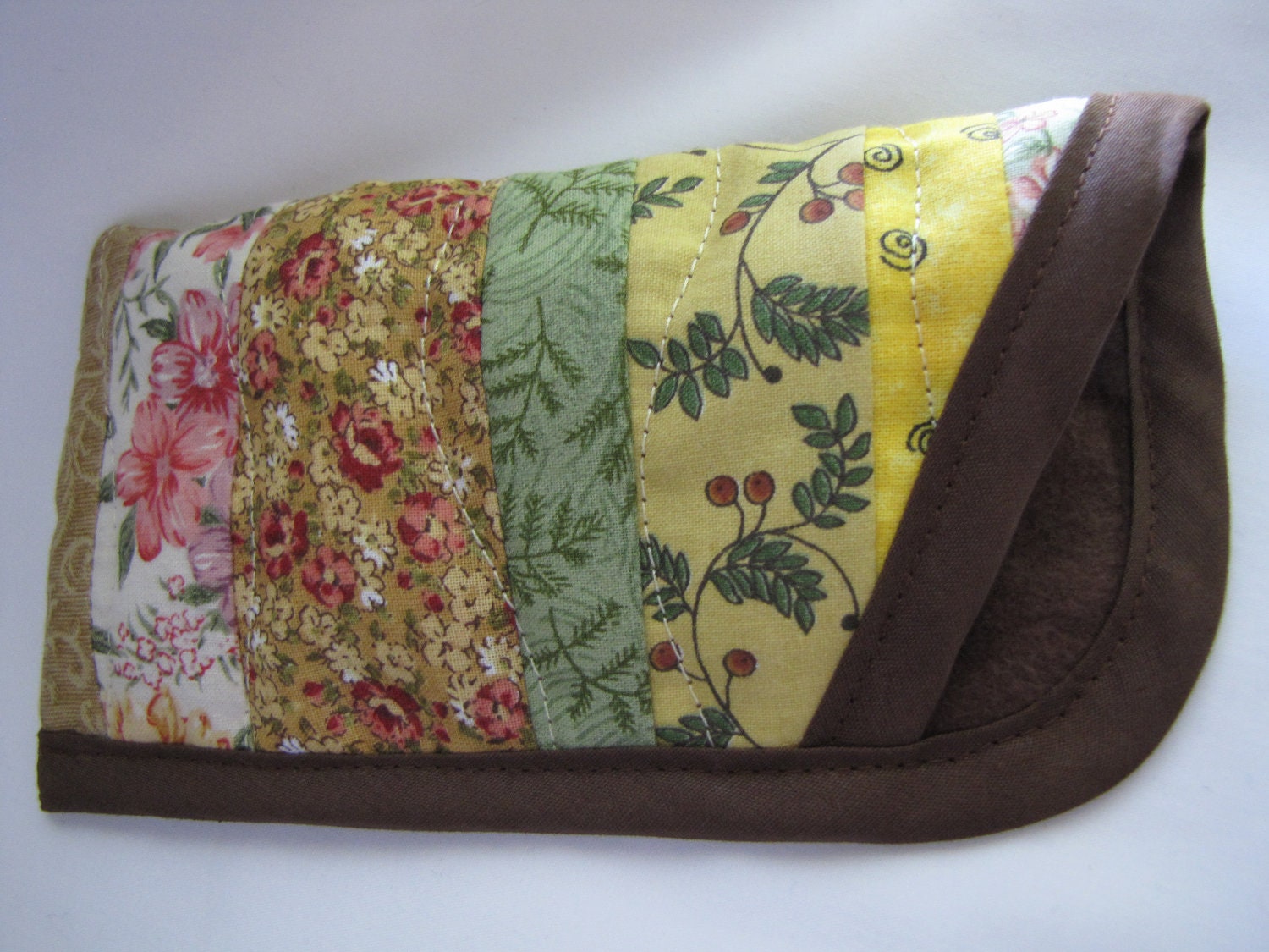 Eye glasses soft case - Quilted whimsical design - Brown