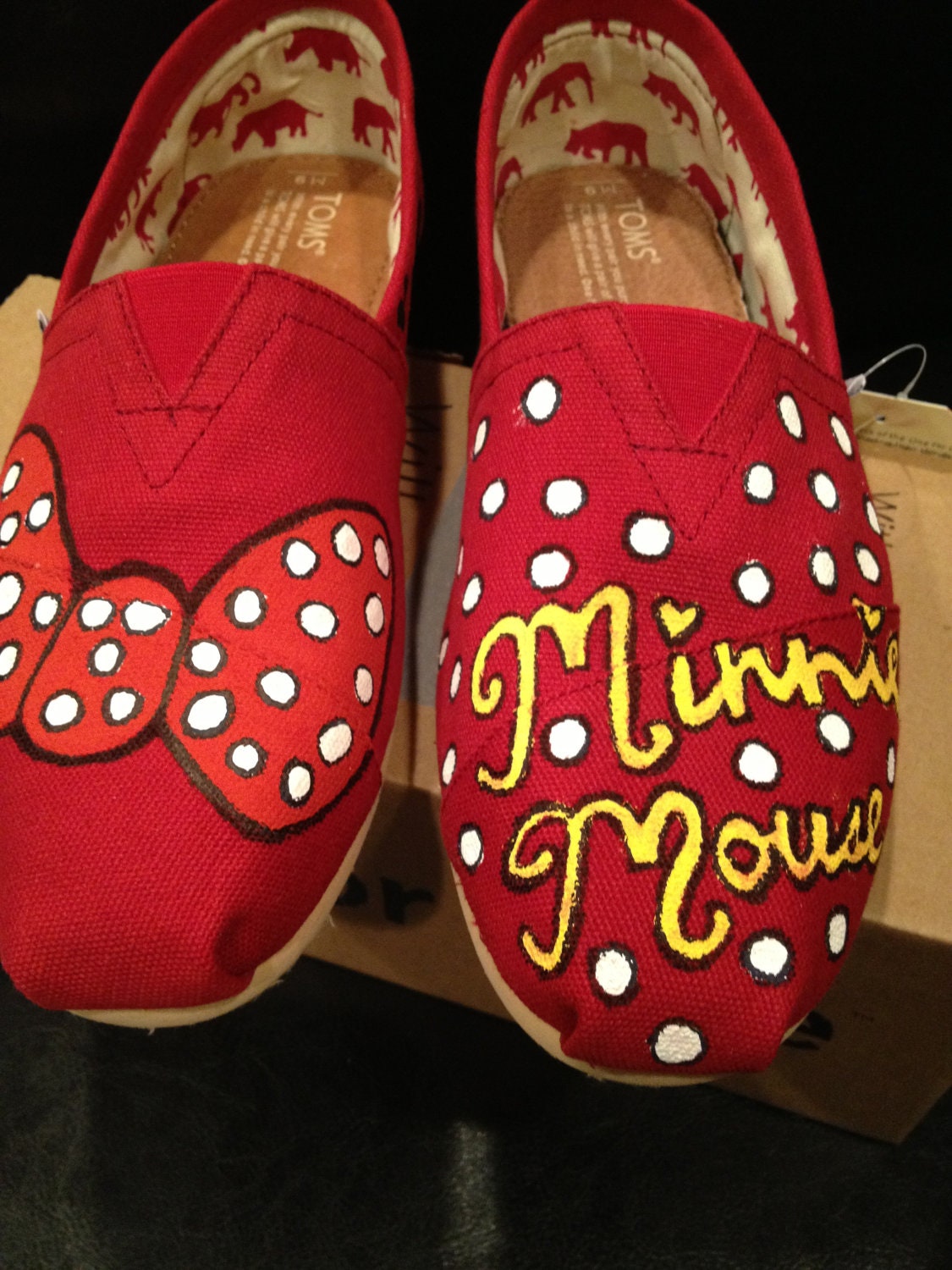 Custom Handpainted Minnie Mouse TOMS