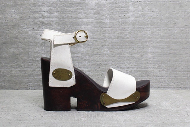 Vtg 70s White Leather Wood Monster Platform Wedge Sandals 5