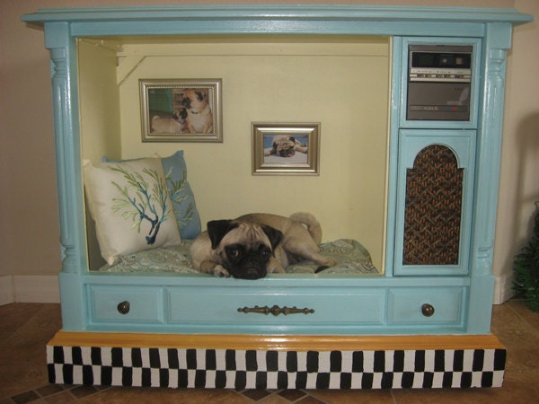 Large Upcycled Pet Bed House from Vintage TV SHOP CLOSING  Tremendous Markdown on remaining items