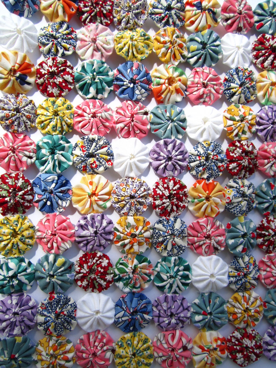 Clearance Vintage Mat Yo Yo 1930's Fabric Retro Style