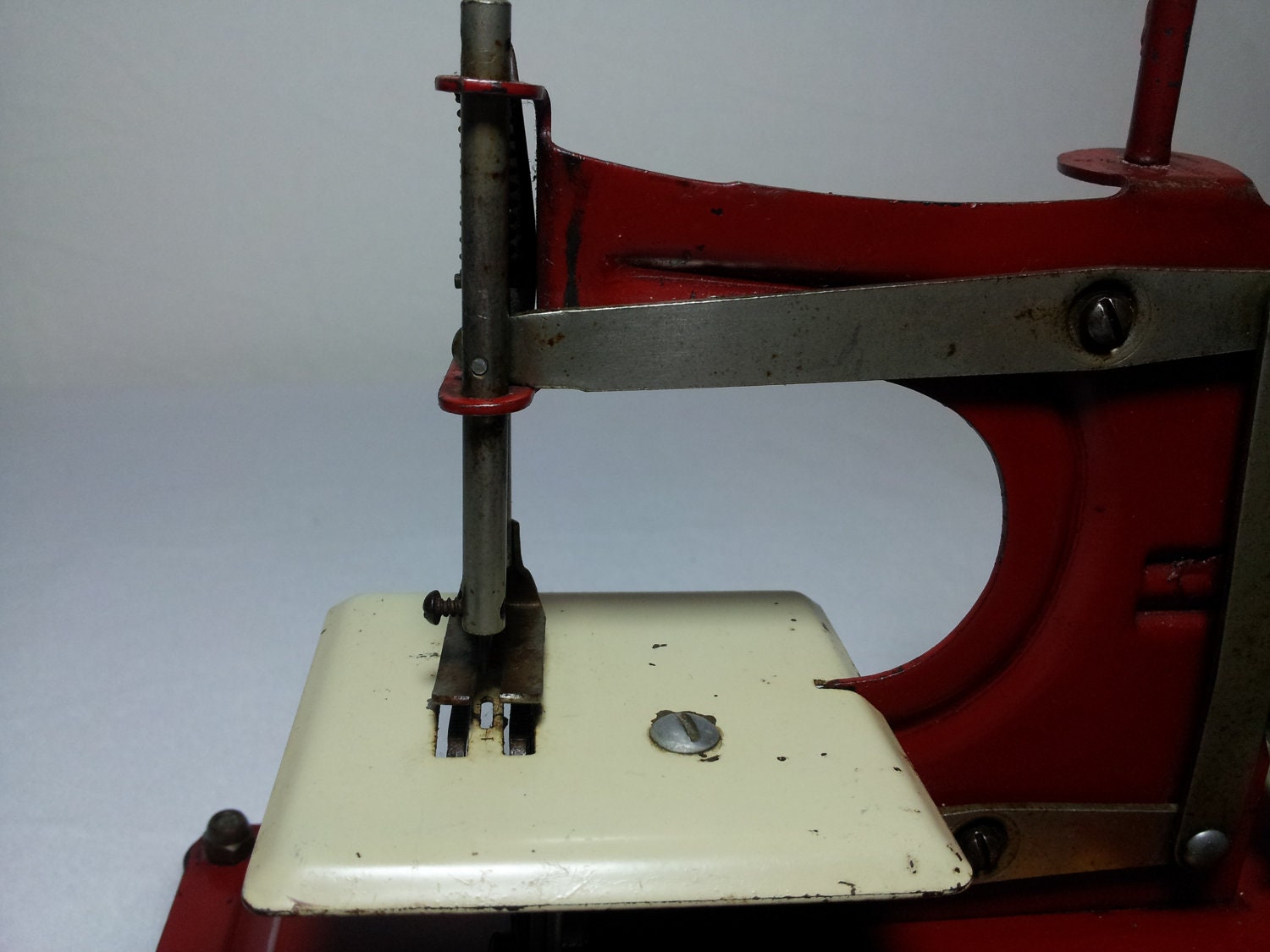 Gateway Junior Model NP-1 Toy Sewing Machine