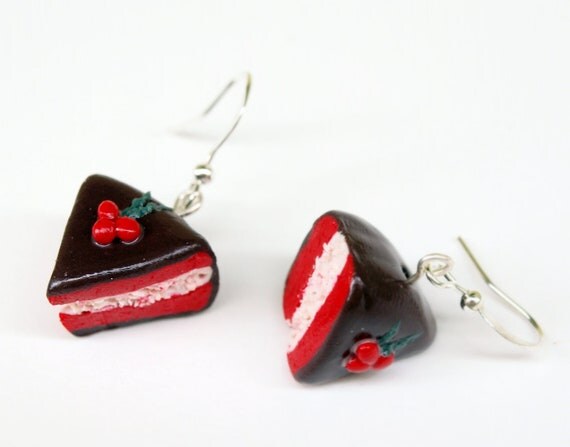 earrings by pieceofcakeHJ