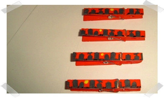 Halloween Wooden Clothes Pins/Set of 4/FREE SHIPPING