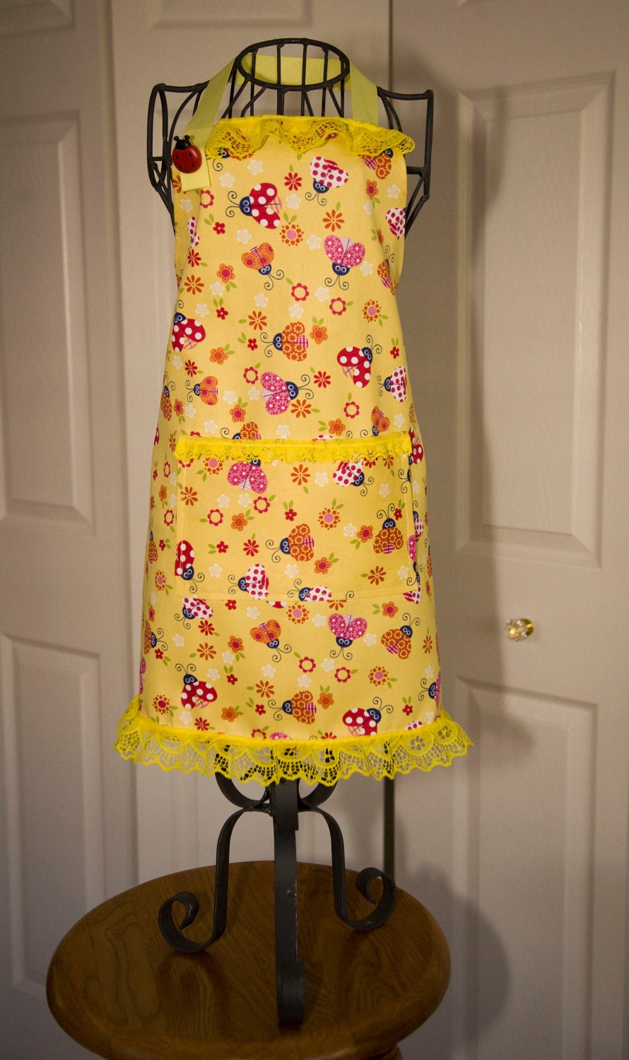 Girl's handmade apron/ Lady Bug aprons/ cotton apron