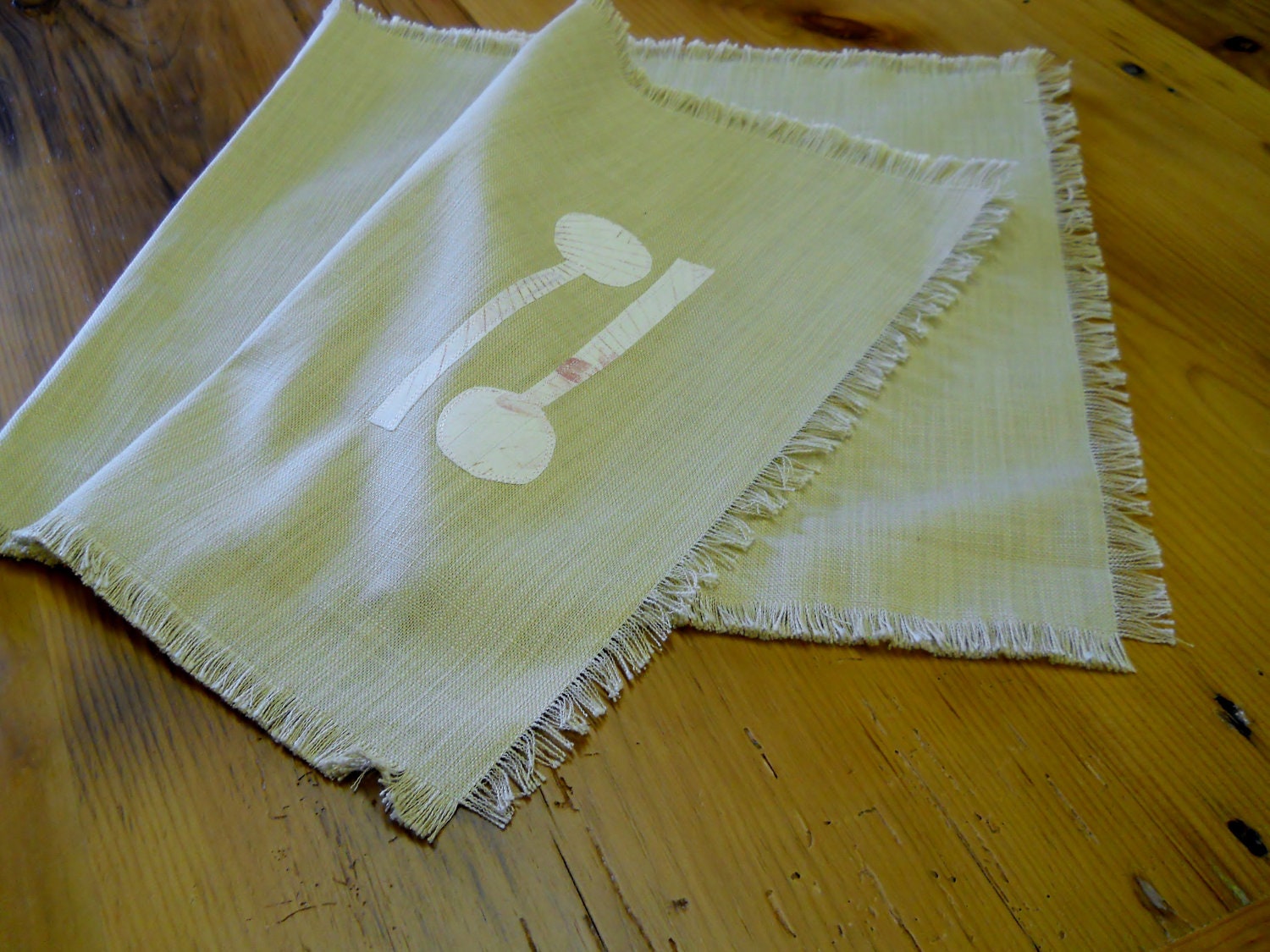 Tan Table Runner with Wabisabi Spoon Applique, 16 x 33"