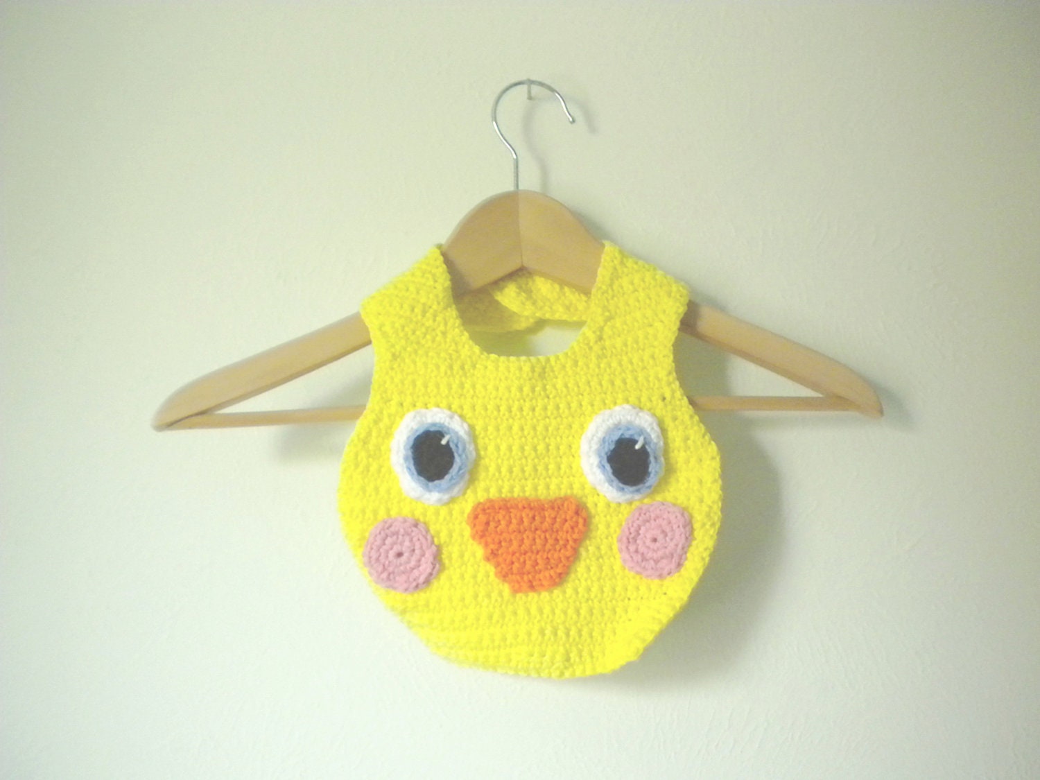 Crochet Chick Bib for Infants - Super Cute Gift for Newborn Babies - Baby Shower Gift - Baby Chicken Bird Bib