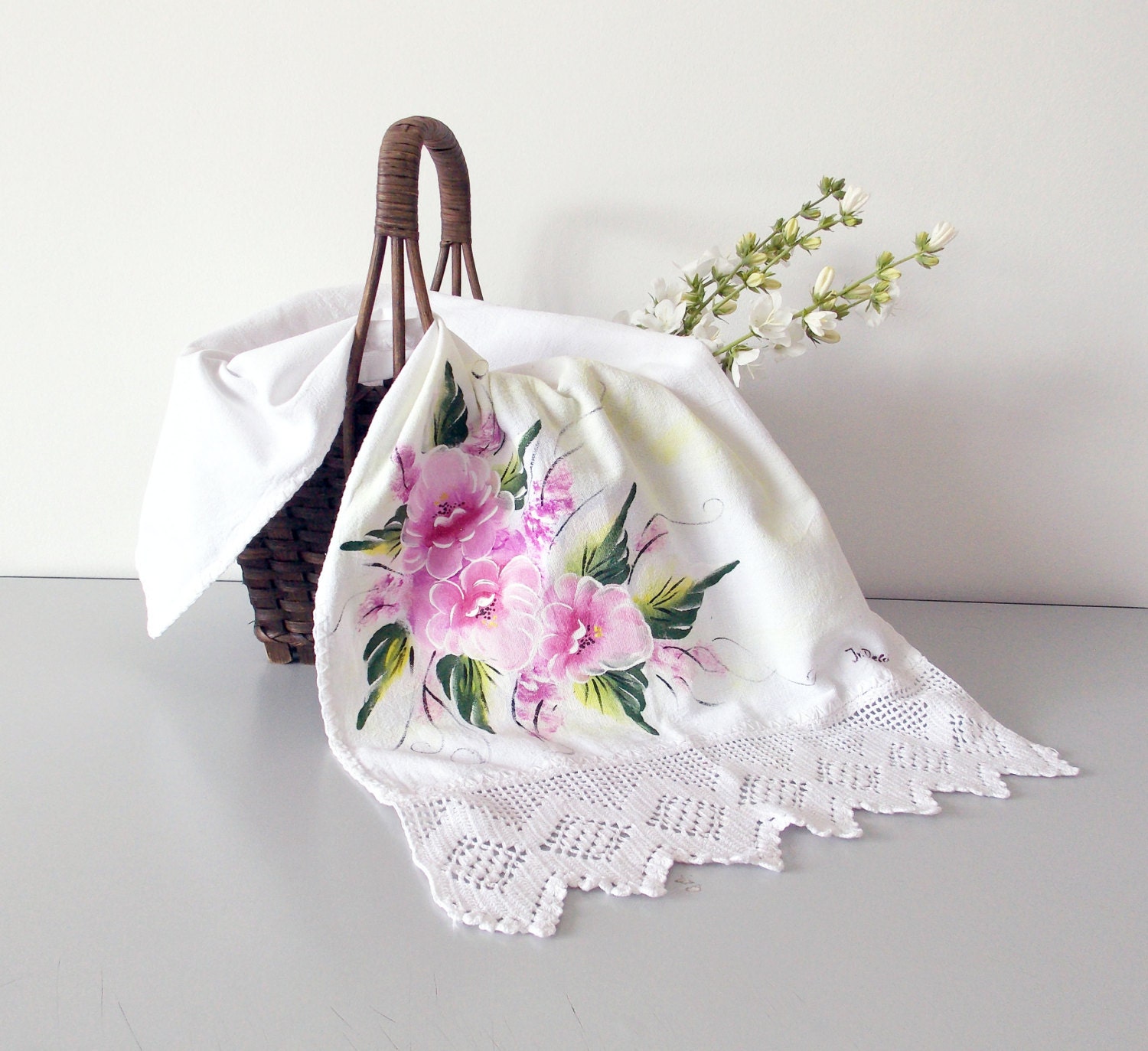 Roses Vintage Shabby Chic White Table runner, hand painted - beautiful vintage shabby chic table cloth