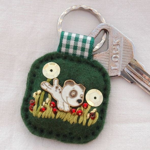 Puppy dog keyring - hand sewn - felt - key fob