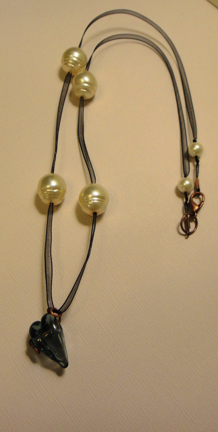 Heart on a String: Glass heart with pearls on ribbon