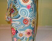 Yarn Owl yarn holder, fits large skeins like Red Heart yarns. Also works as a drop spindle bag