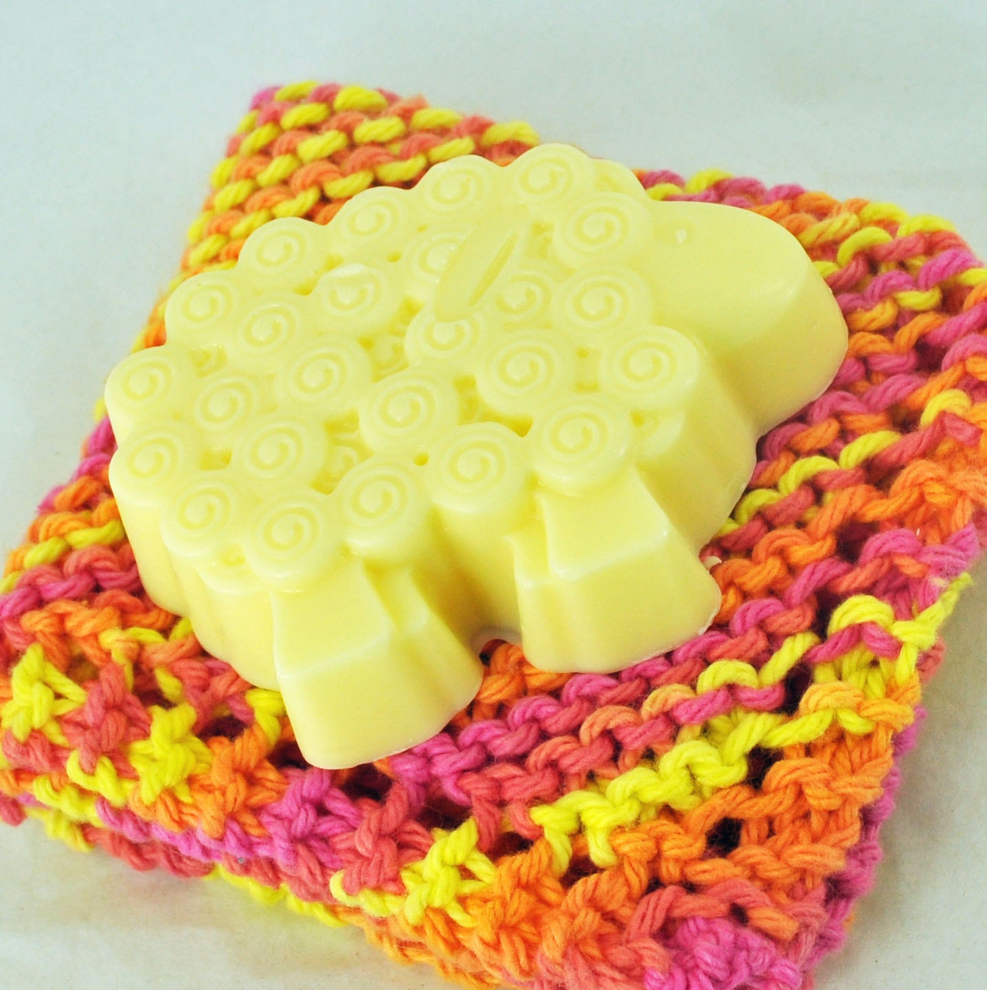 Soap Gift Set - Graceful Gardenia Scent - Sheep Soap on Cotton Cloth - Goats Milk Soap - Yellow Pink Orange