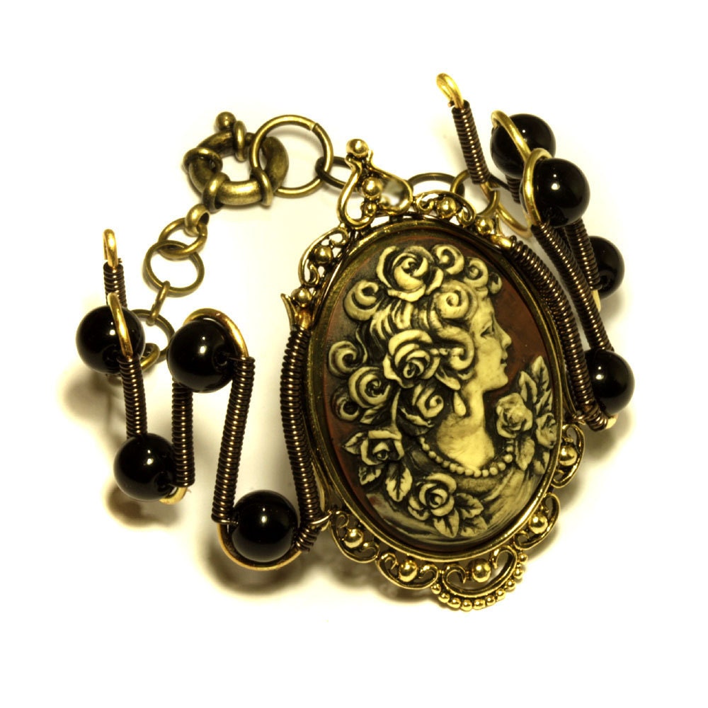 Neo Victorian Jewelry - Bracelet - Beautiful Creamy ivory Antebellum Portrait Cameo blending into a earthy brown background