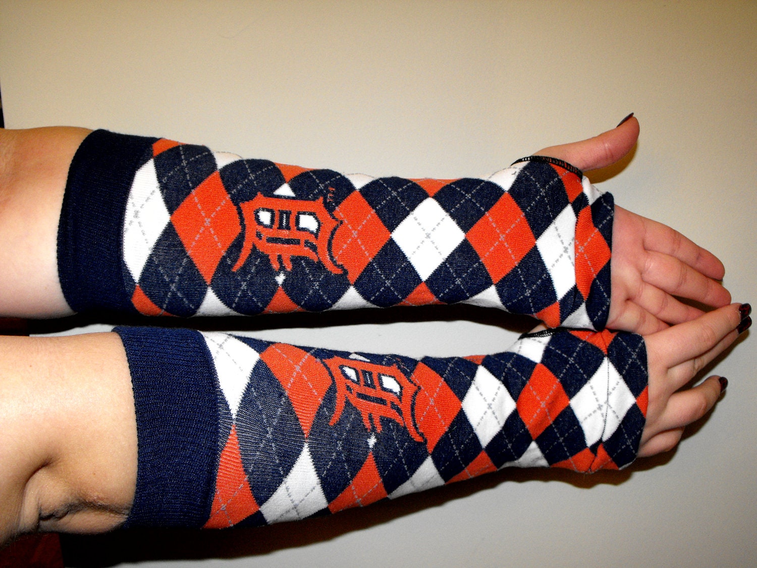 Detroit Tigers, Michigan baseball, Adult, teen size arm warmers, fingerless gloves