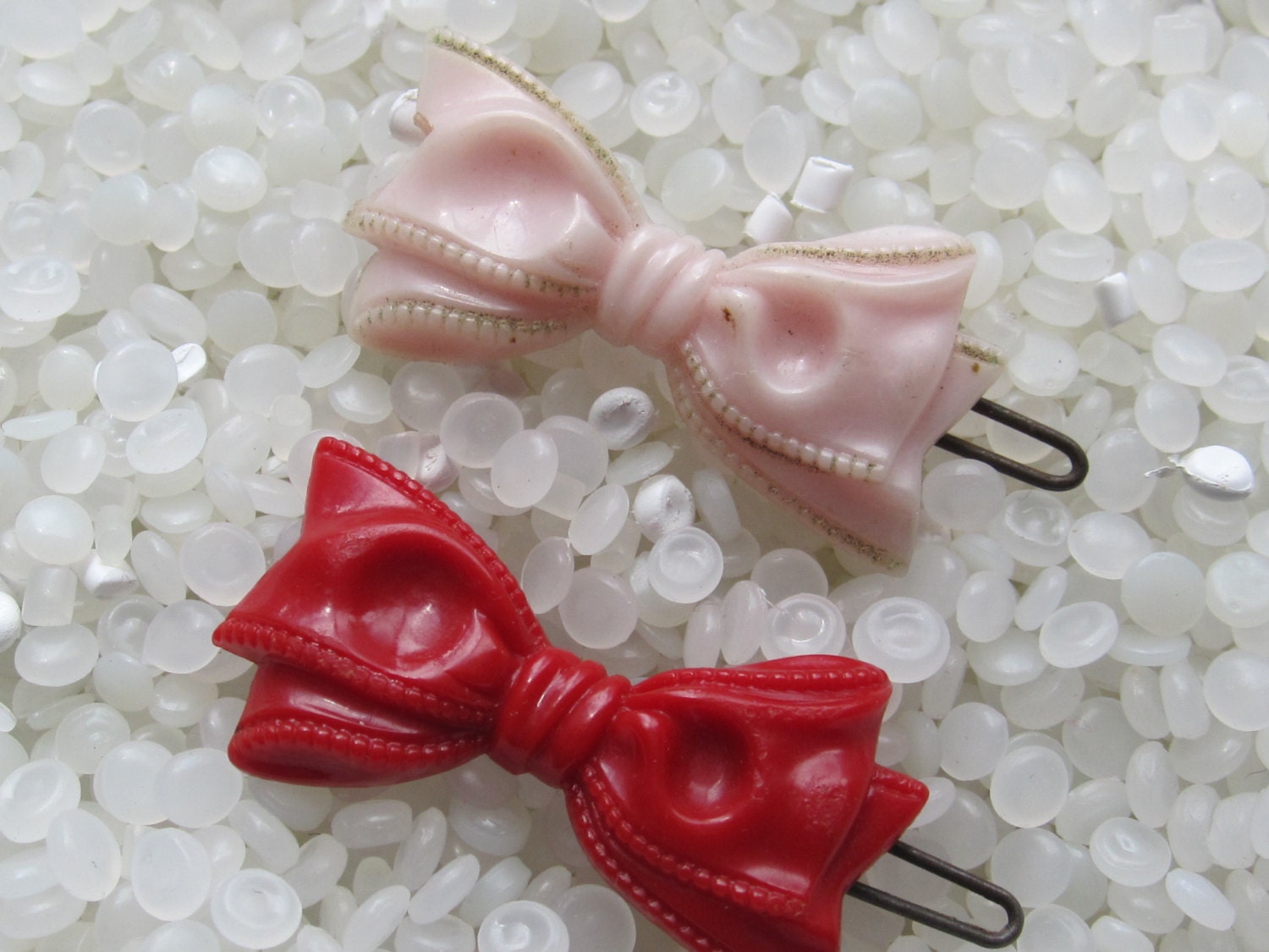 Vintage barrette, sweet and red  bright pink bows