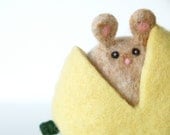 Yellow Mouse Toy, Yellow Squash Mouse for Happy Children, Waldorf Inspired Wool Toy, Soft Plush Stuffed Animal Toy, Halloween, Thanksgiving