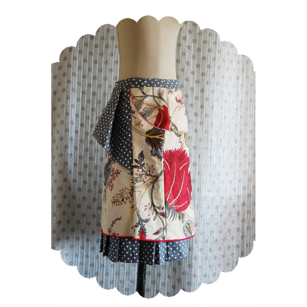 Size M, Jupocryte: skirt with flowers and white dots