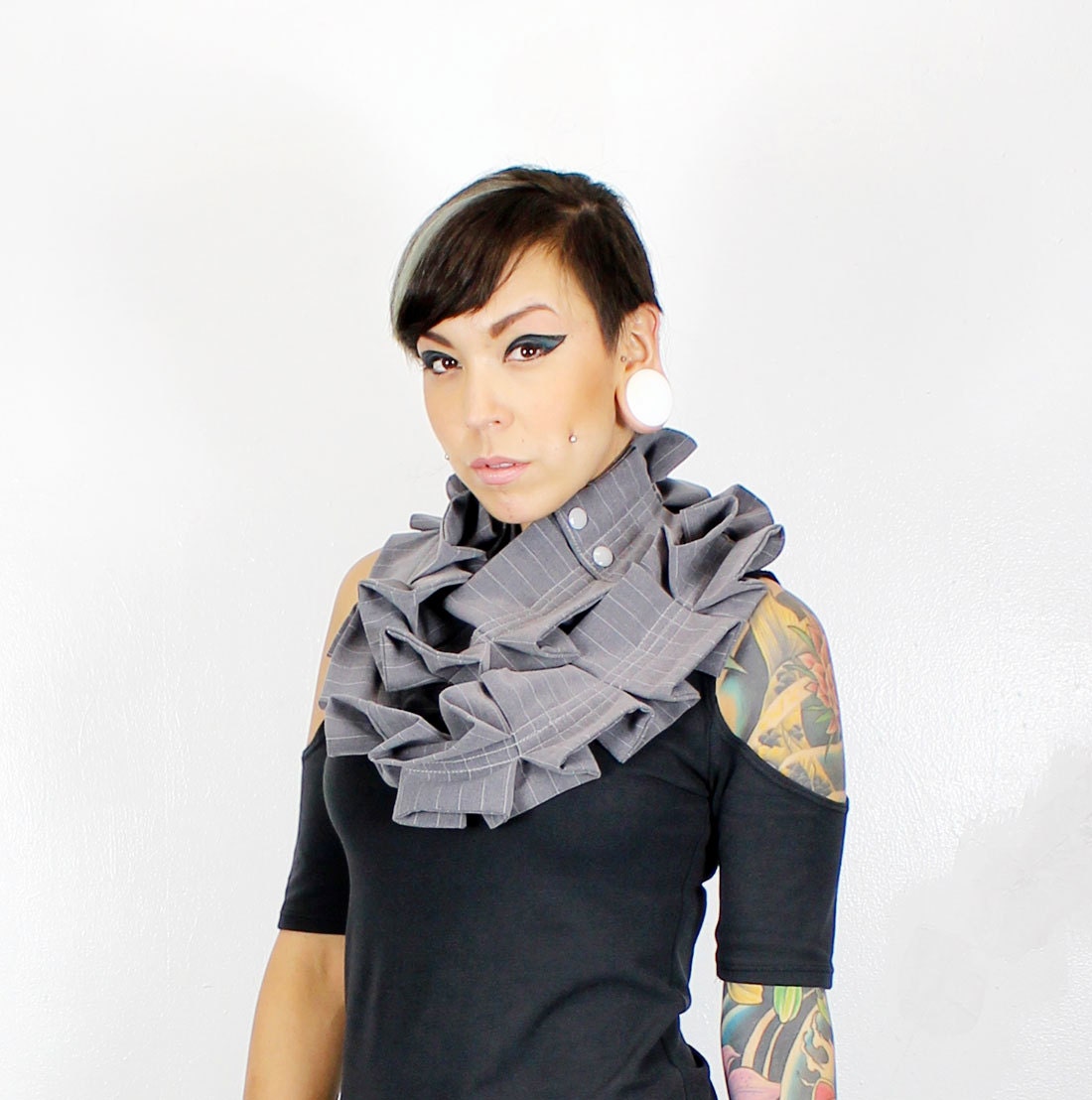 SALE KOMO Neck Garland Scarf Pinstriped in Light Grey