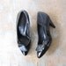 black patent leather shoes / vintage 1980s black pumps / 80s party shoes / size 8 high heels