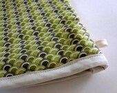 Men's Green Scallop Oven Mitt