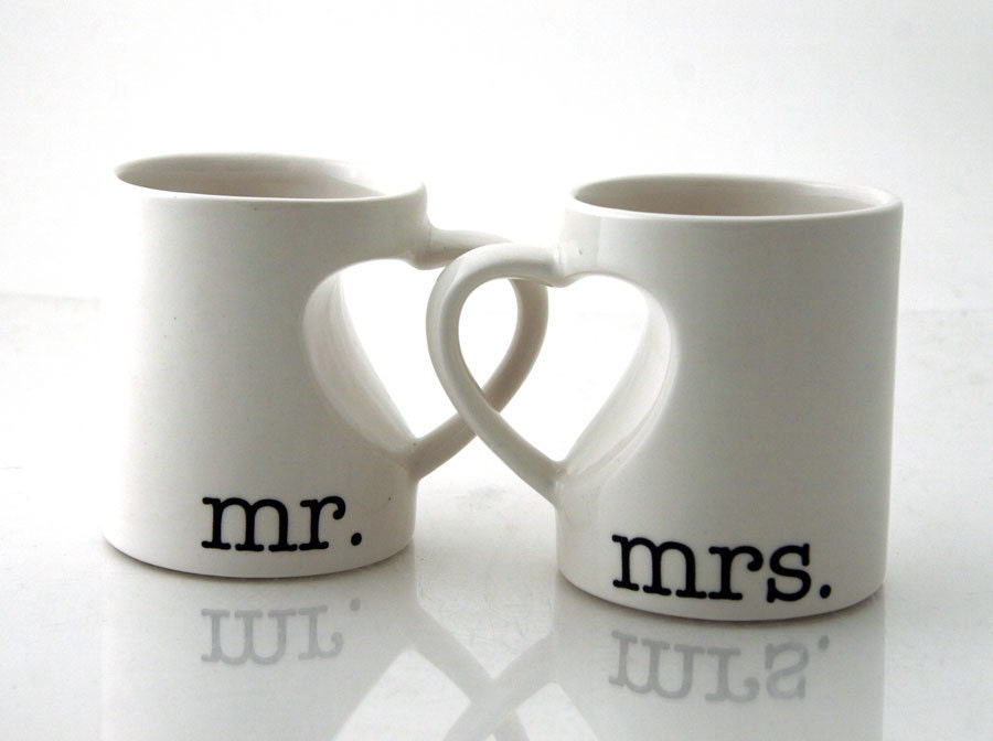 Mr & Mrs. mug set for couples, bride and groom, wedding, anniversary gift, hearts