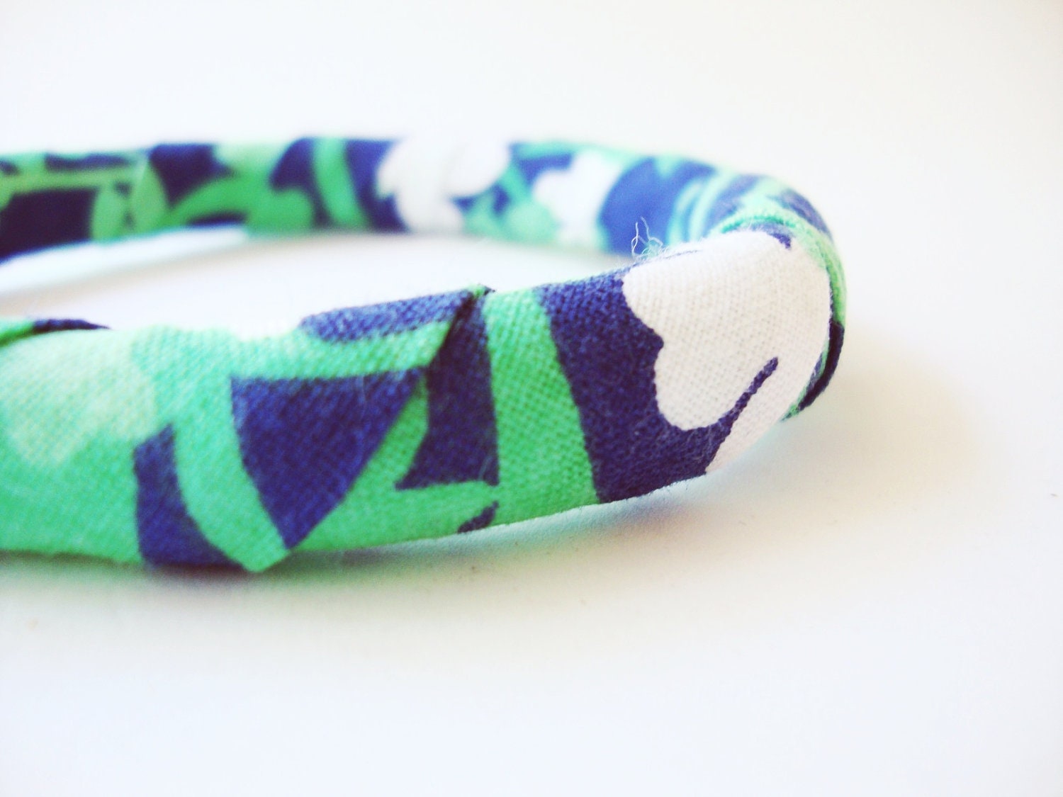 Vintage Fabric Stacking Bangle Bracelet in Emerald Shamrock