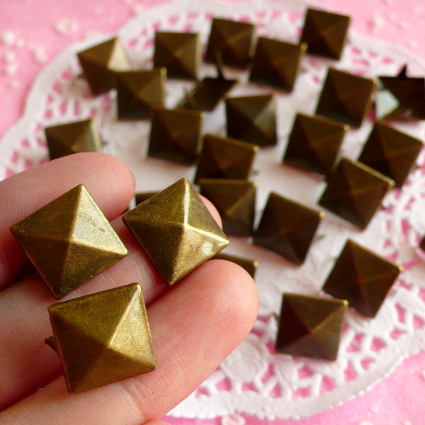 Rivet / COPPER BRONZE Metal Pyramid Rivet Studs Square Rivet 12mm (around 50pcs) for Cell Phone Deco / Leather Craft / Jean Button, etc RT09
