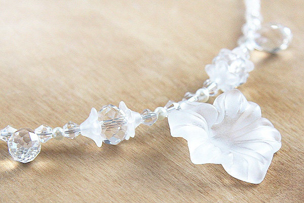 Modern Bridal Necklace. Large Flower. Clear Swarovski Crystals. Mini Pearls. Frosted Lucite beads. Snow White Wedding. tagt team