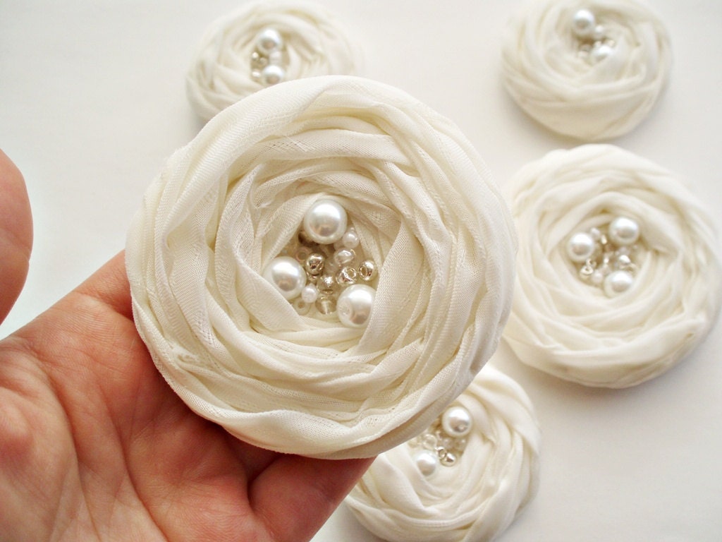 Ivory Fabric Roses Handmade Appliques Embellishment 5 pcs