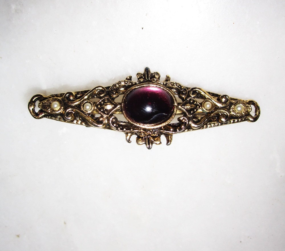 Amethyst and Seed Pearls- Vintage Gold Tone Brooch
