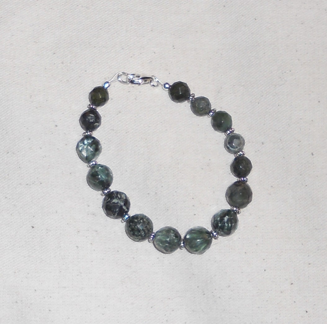 Green serpentinite bracelet stone jewelry semiprecious stone jewelry packaged in a colorful gift bag J566