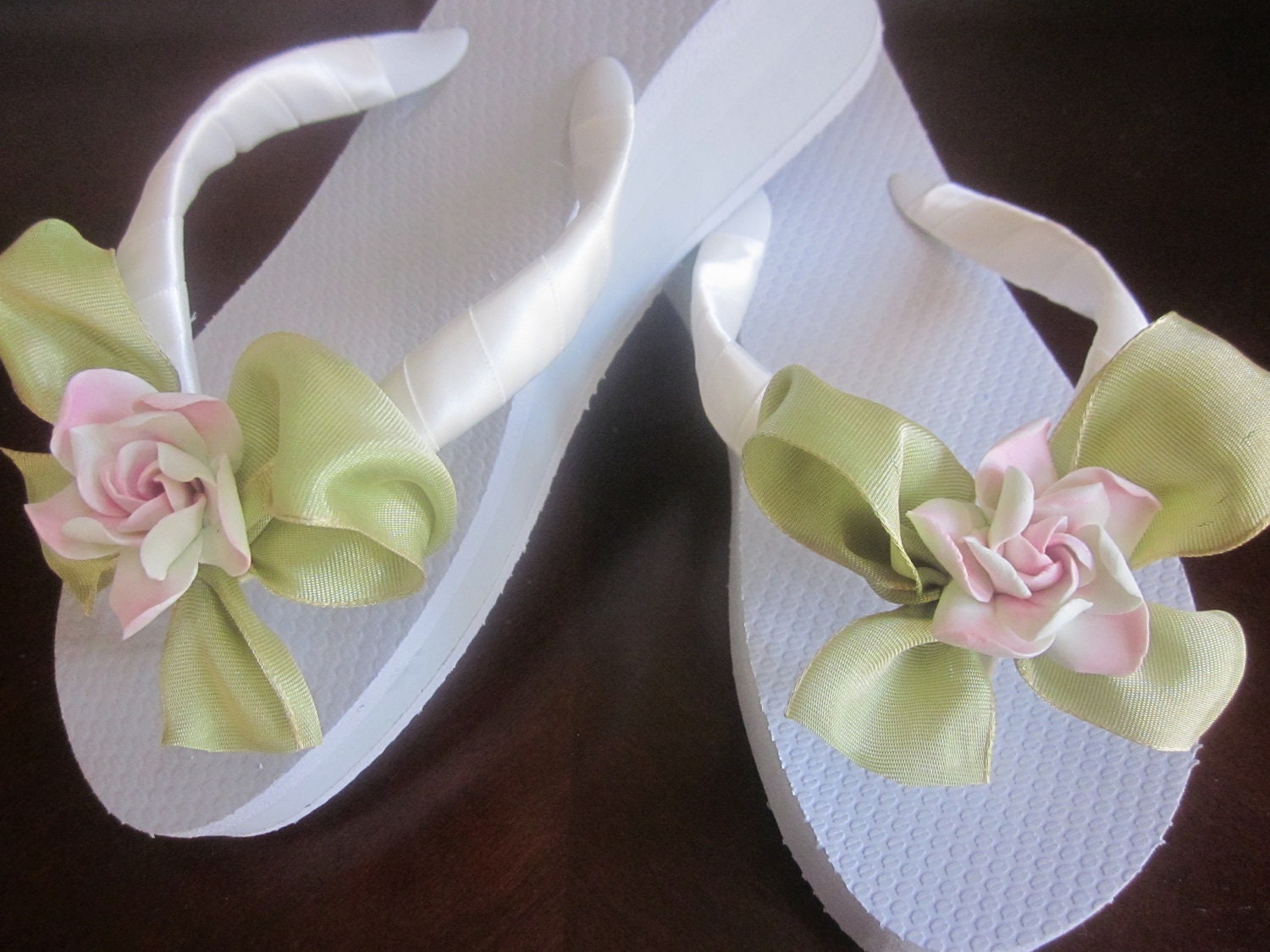 Flip Flops for Bride & Bridal Party. HANDMADE Gardenia's, Beach, Can Have Off White Bow or  Smaller Bow as Option. Also,Pictured in Black.