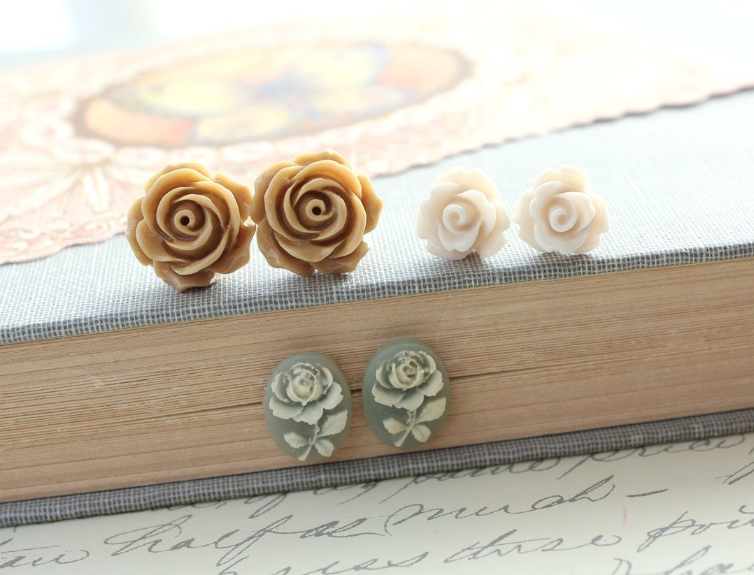 Rose Stud Earrings, Caramel Tan, Resin Jewelry, Rose Post Earrings, Flower Jewelry, Ivory Cream Rose, Shabby Chic Jewelry, Seafoam Blue
