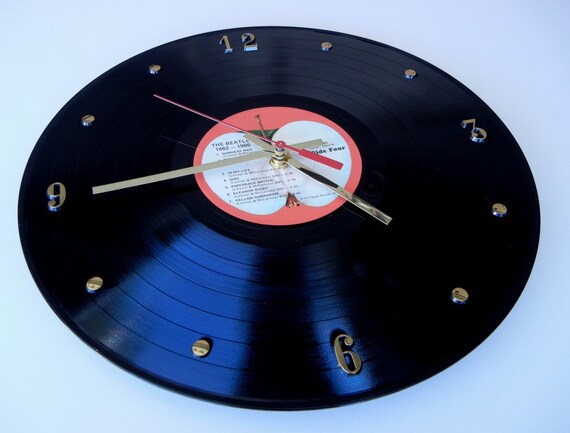 Record wall clocks           Tasarım : John & Jill ( Records and Stuff  )