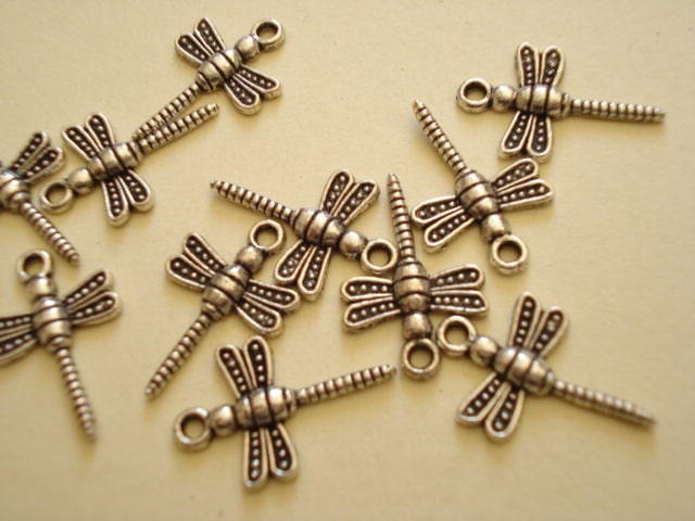 20pcs Dragonfly Antiqued Pewter Charm Pendant 21x14mm B-853